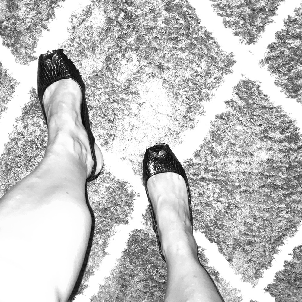 Axcess peep toe pumps!
